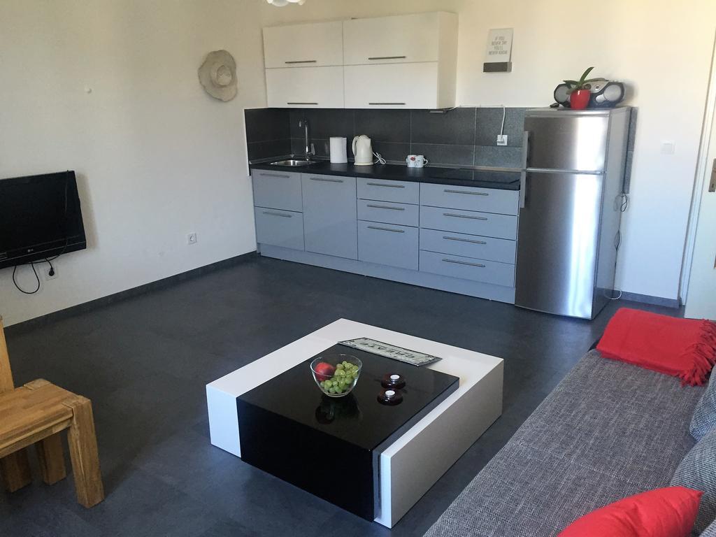 Excellent City Apartment In Antic Pola Esterno foto