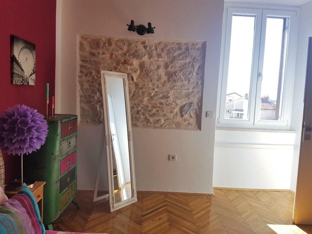Excellent City Apartment In Antic Pola Esterno foto