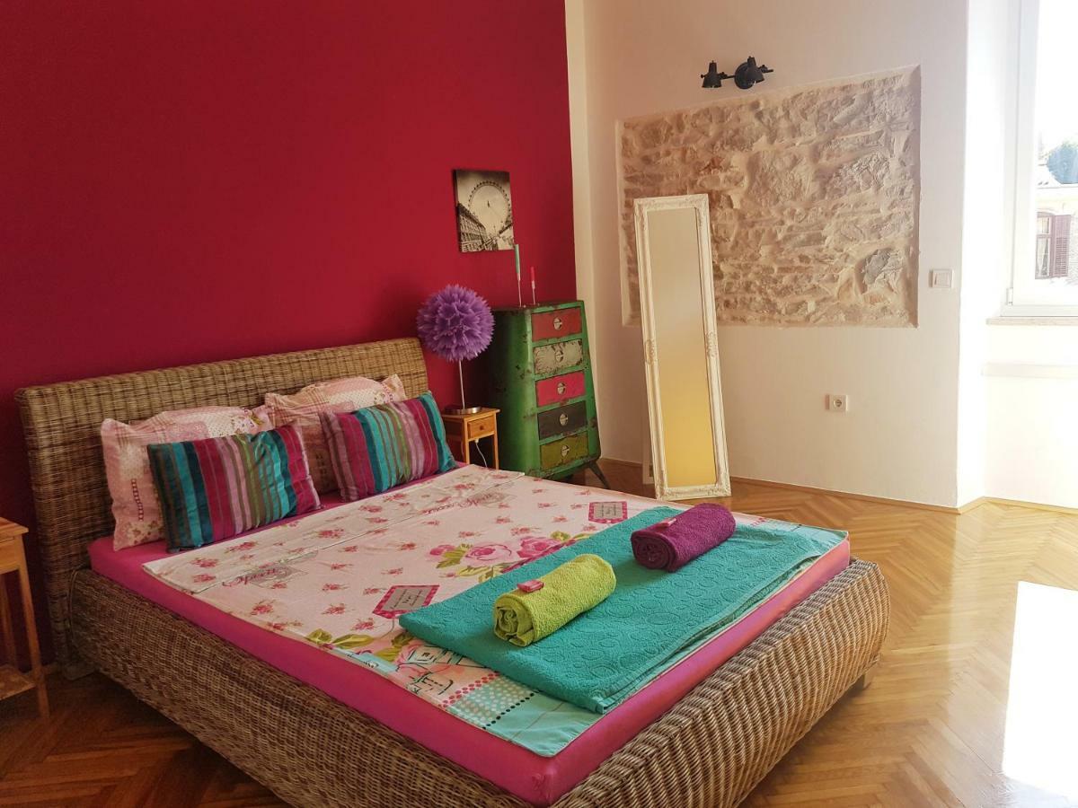 Excellent City Apartment In Antic Pola Esterno foto